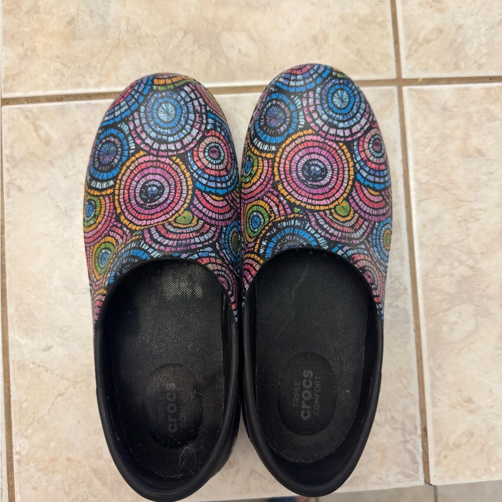 CROCS Black Clogs